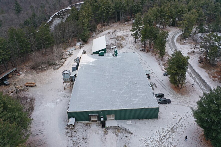 More Photos Of 49 Industrial Park Rd, Keeseville Warehouse For Lease