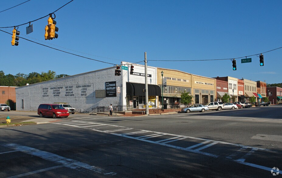 More Photos Of 703 3rd Ave, West Point Storefront For Lease