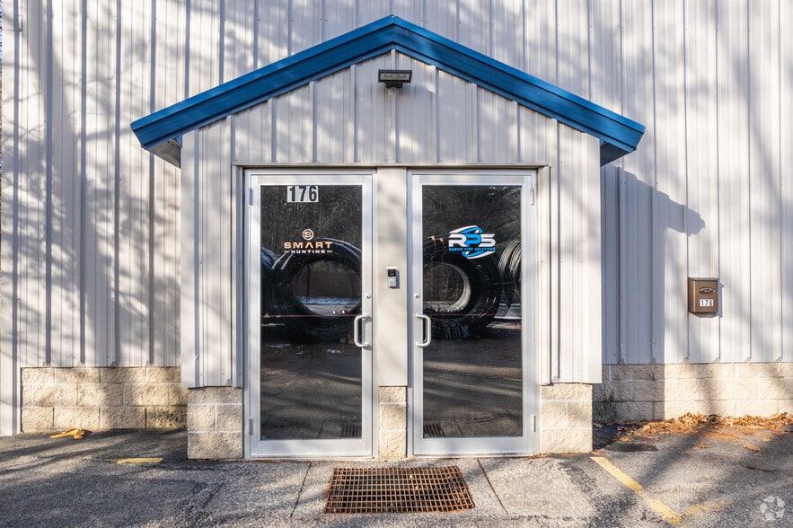 More Photos Of 176 Riverside Industrial Pky, Portland Warehouse For Lease