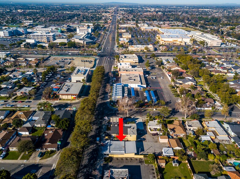More Photos Of 1139 W 17th St, Santa Ana Freestanding For Lease