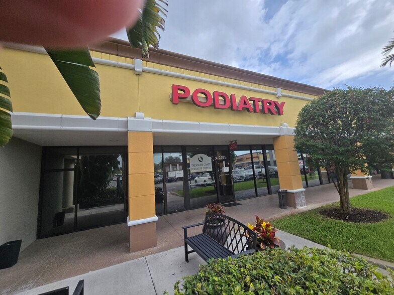 More Photos Of 2321-2377 SE Federal Hwy, Stuart Unknown For Lease