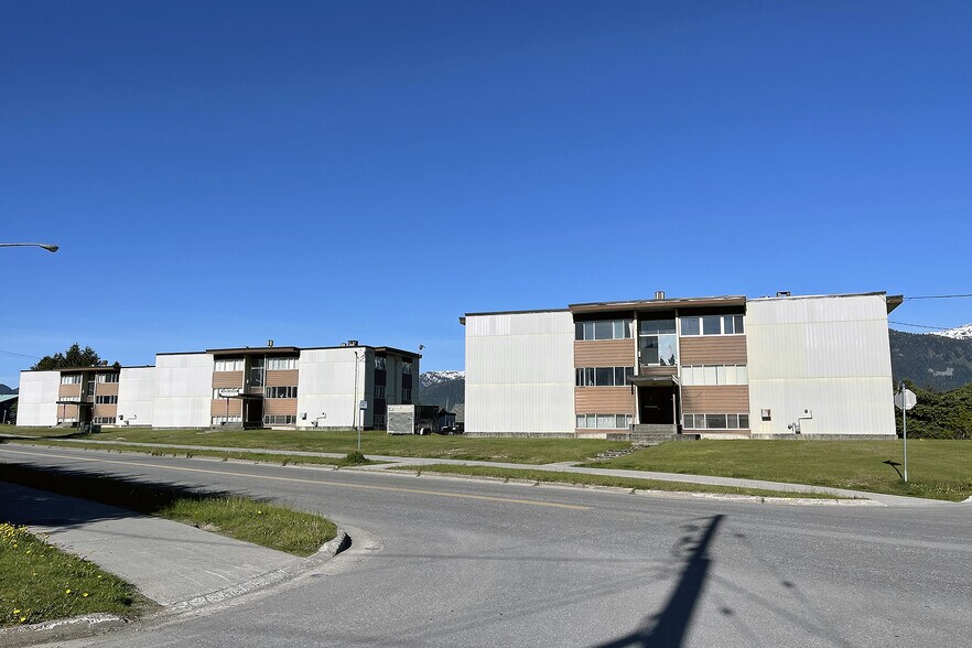 Primary Photo Of 1260 Kingfisher Av S, Kitimat Apartments For Sale