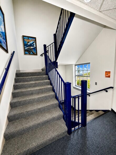 More Photos Of 102 Washington St, Manlius Office For Sale