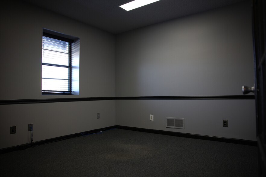 More Photos Of 101 W Shrader St, Liberty Manufacturing For Lease