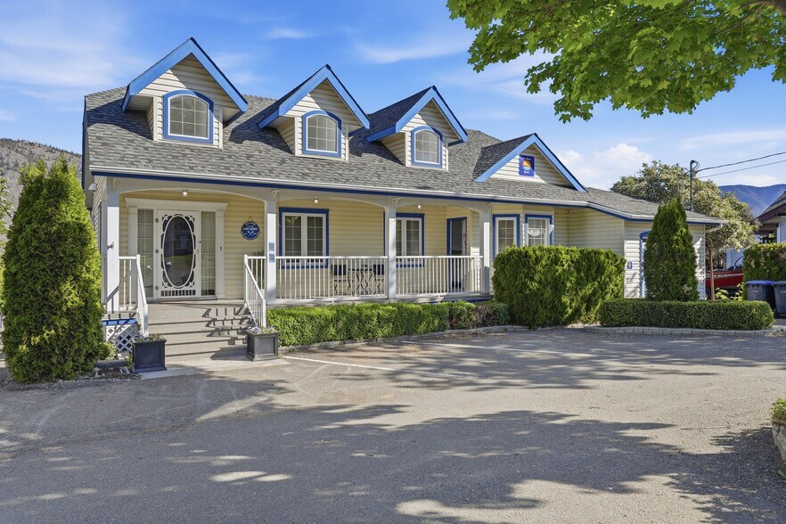 More Photos Of 7001 Savona Access Rd, Thompson-Nicola Hotel For Sale