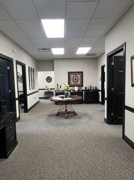 More Photos Of 7540 Sawmill Pky, Powell Office For Sale