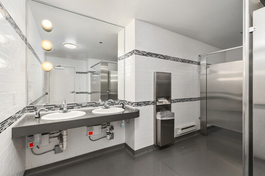 More Photos Of 580 Broadway St, Laguna Beach Office For Lease