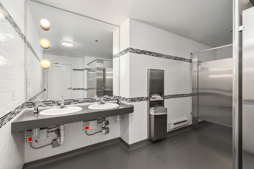 More Photos Of 580 Broadway St, Laguna Beach Office For Lease