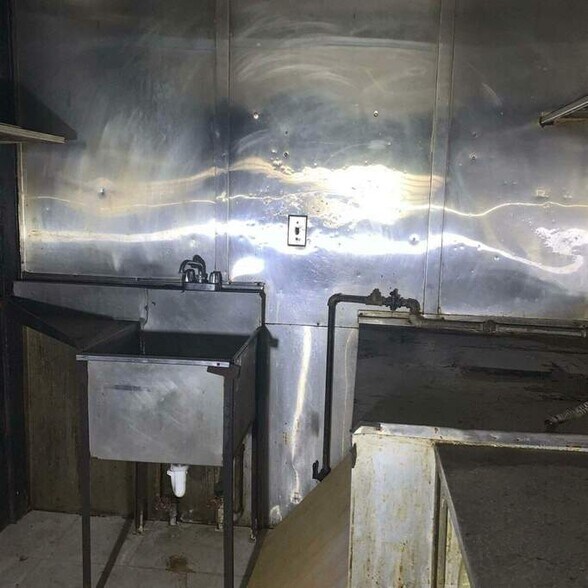 More Photos Of 1607 Broadway St, East Chicago General Retail For Sale