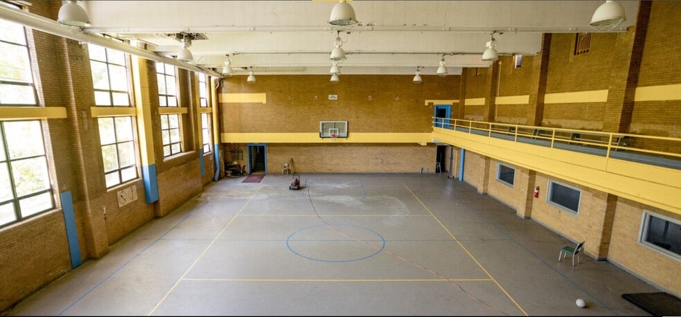 More Photos Of 8701-8735 E Jefferson Ave, Detroit Office Residential For Sale