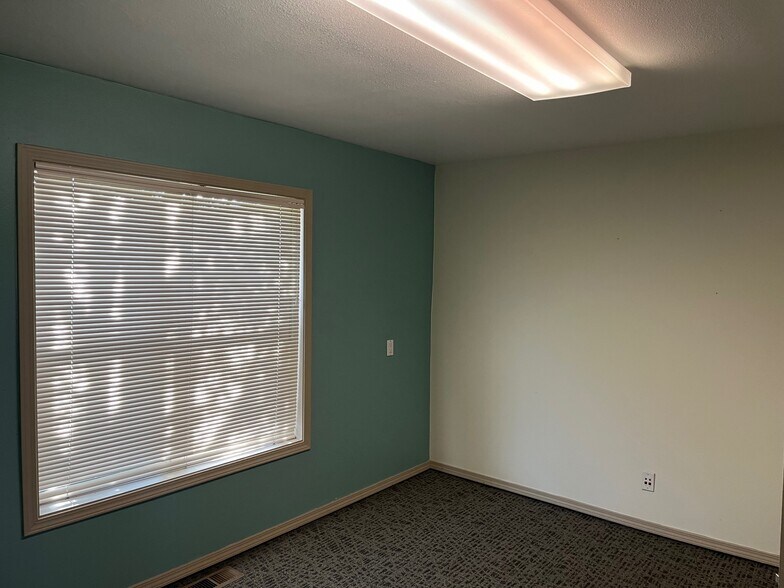 More Photos Of 3104 W Kennewick Ave, Kennewick Office For Lease
