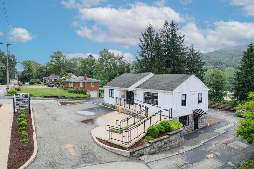 Primary Photo Of 4373 Old William Penn Hwy, Murrysville Office For Lease