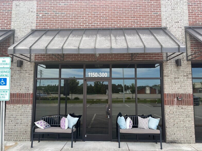 More Photos Of 1150 Piney Green Rd, Jacksonville Flex For Lease