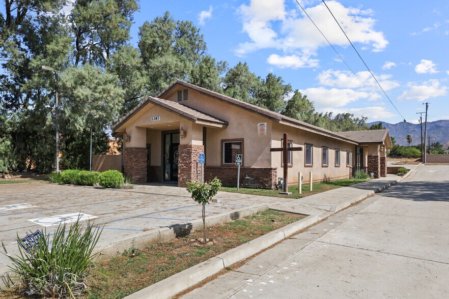 More Photos Of 1415 E Ramsey St, Banning Religious Facility For Lease