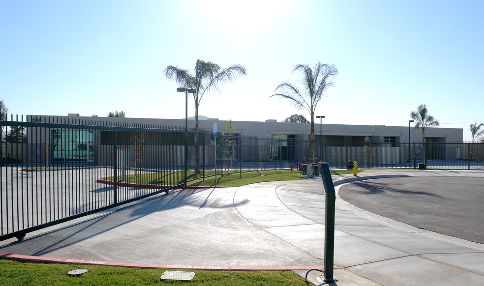 Primary Photo Of 590 Maple Ct, Colton Manufacturing For Lease