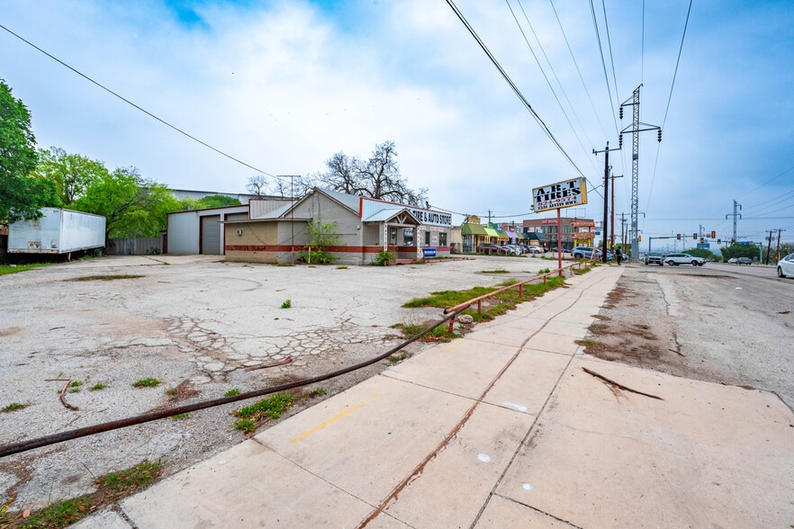 More Photos Of 1331 Austin Hwy, San Antonio Auto Repair For Sale
