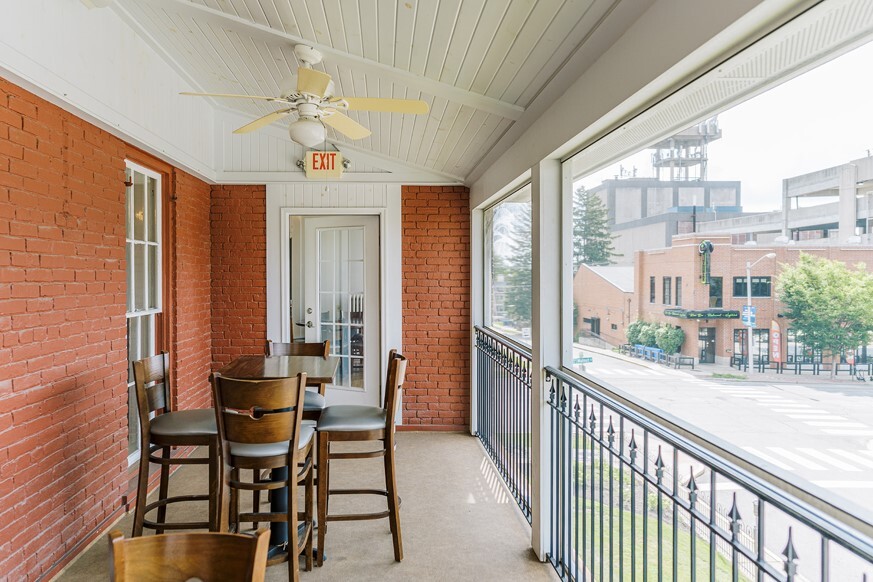 More Photos Of 403 N Walnut St, Bloomington General Retail For Sale