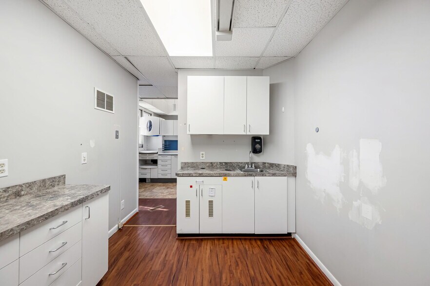 More Photos Of 275 W Main St, Norton Office Residential For Sale