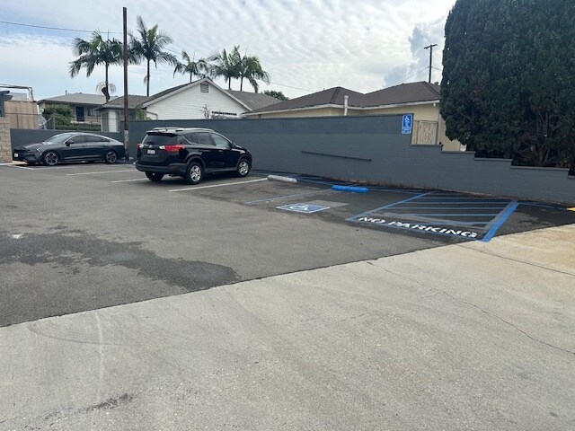 More Photos Of 1942 W Redondo Beach Blvd, Gardena Freestanding For Sale