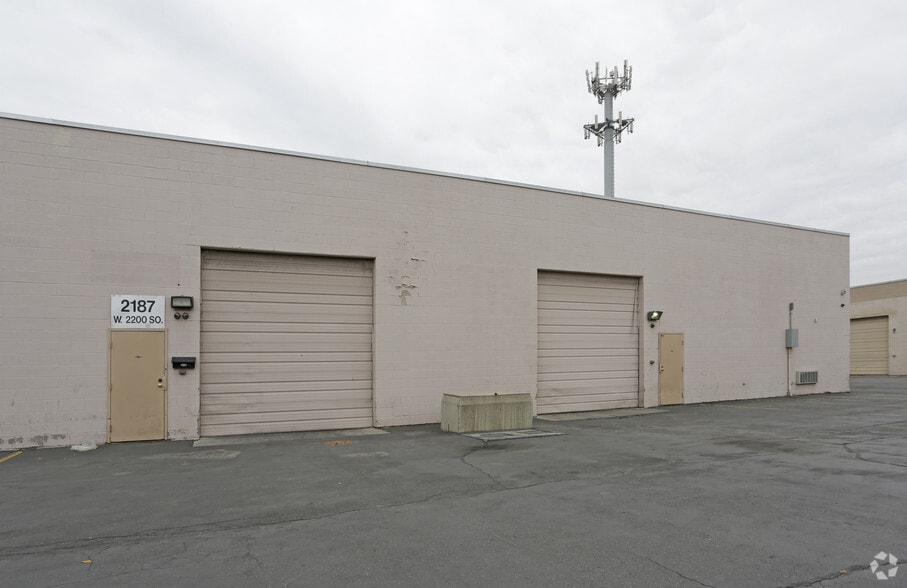 More Photos Of 2185-2201 W 2200 S, Salt Lake City Warehouse For Lease