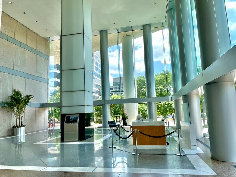 More Photos Of 2600 Grand Blvd, Kansas City Office For Lease