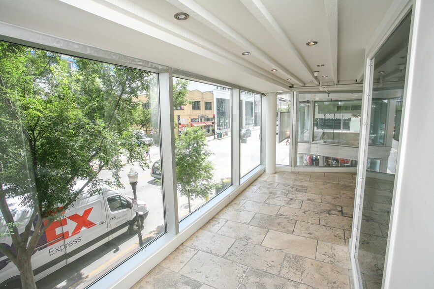 More Photos Of 301 W Broughton St, Savannah Loft Creative Space For Lease
