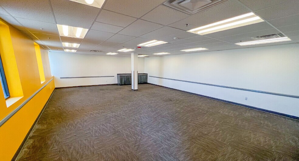 More Photos Of 2325 S Cedar Ave, Fresno Warehouse For Lease