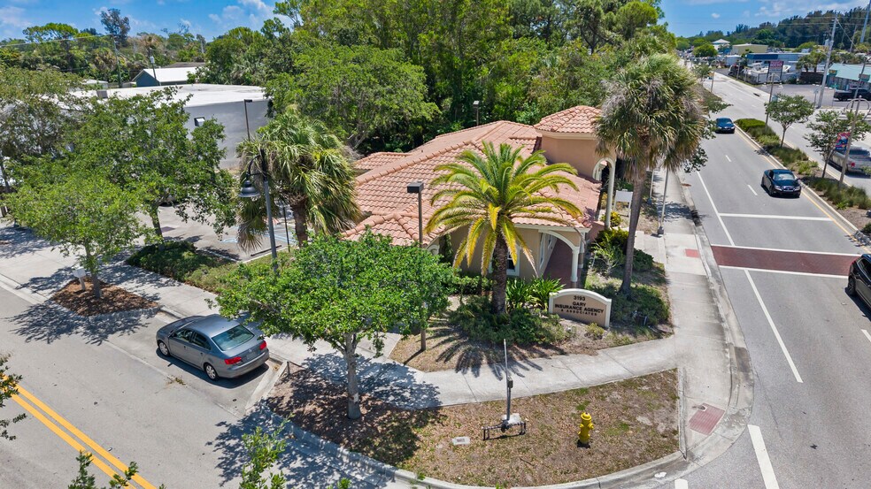 More Photos Of 3193 SE Dixie Hwy, Stuart Office For Sale
