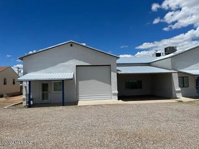 More Photos Of 104 N Center Way, Benson Auto Repair For Sale