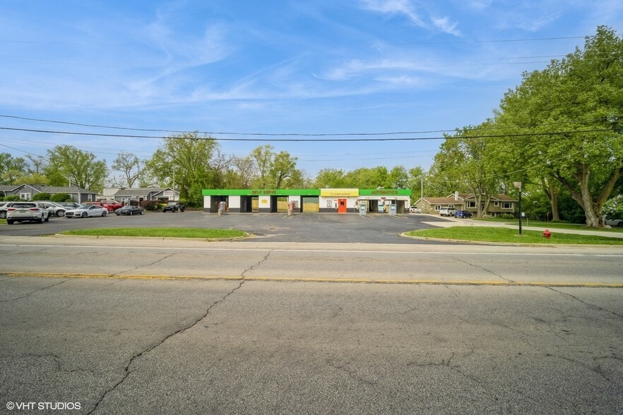 More Photos Of 235 W State Rd, Island Lake Carwash For Sale