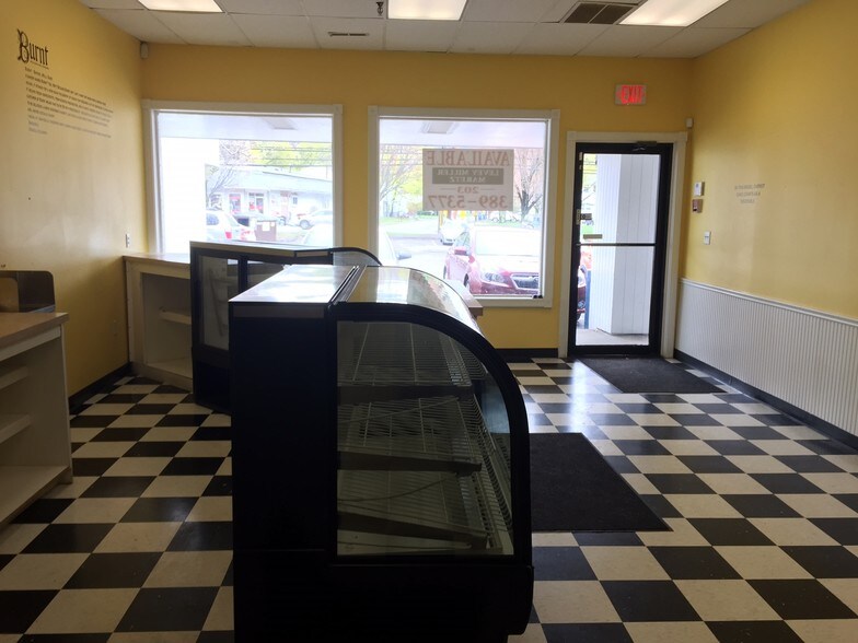 More Photos Of 214 Amity Rd, Woodbridge Unknown For Lease