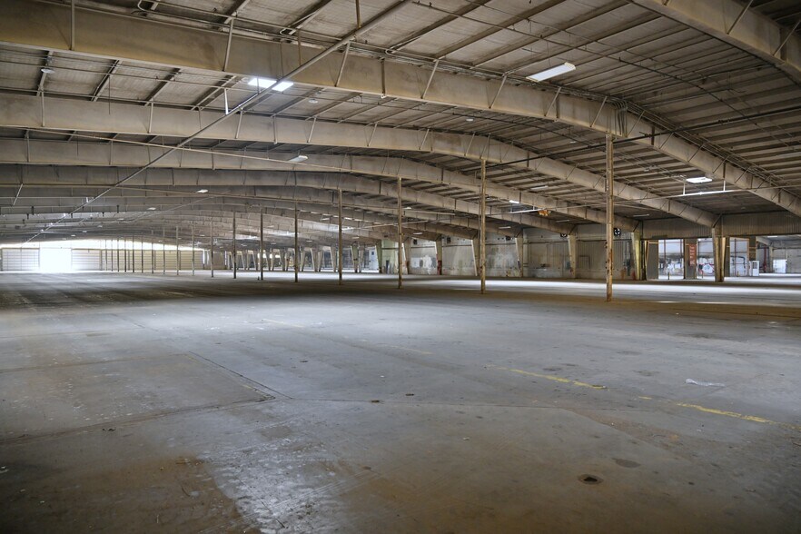 More Photos Of 7845 Carneal Rd, West Paducah Warehouse For Lease