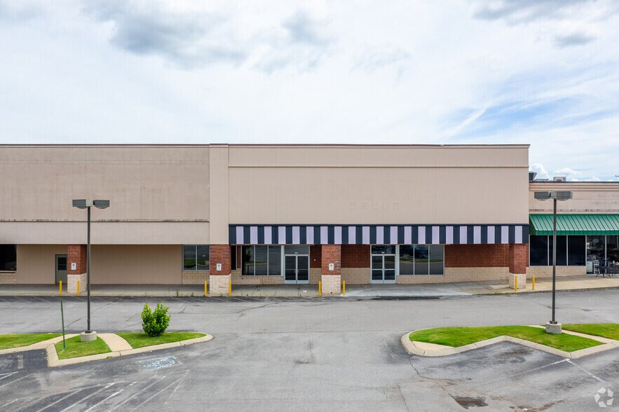 More Photos Of 100 Glen Oak Blvd, Hendersonville Unknown For Lease