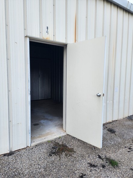 More Photos Of 274 County Road 168, Jasper Self Storage For Sale