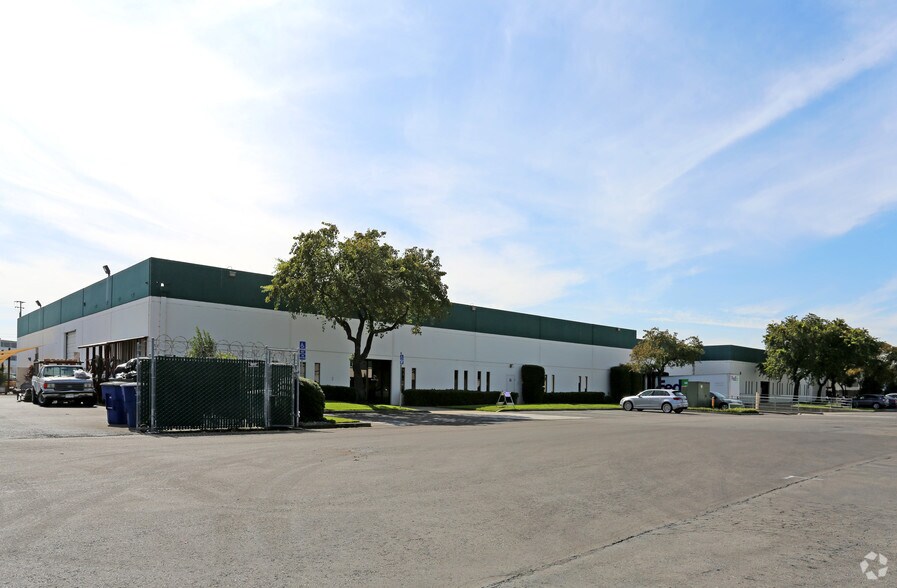 More Photos Of 700-728 Whitney St, San Leandro Unknown For Lease
