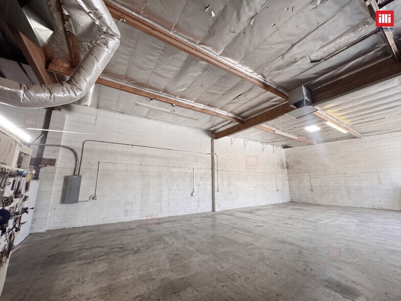 More Photos Of 20600-20630 Lassen St, Chatsworth Warehouse For Lease