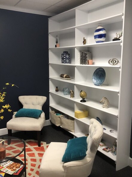 More Photos Of 680 Village Ter NE, Marietta Medical For Lease