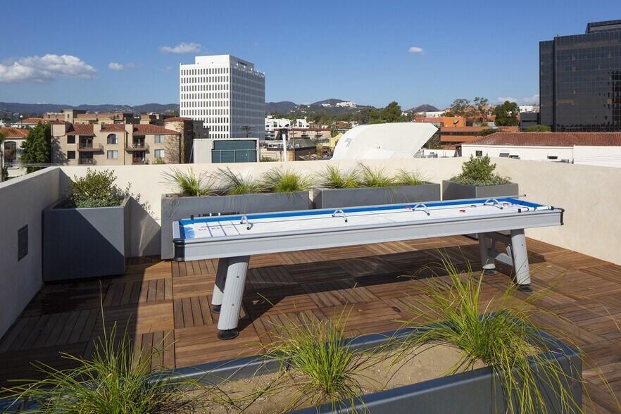 More Photos Of 11649 Mayfield Ave, Los Angeles Apartments For Sale