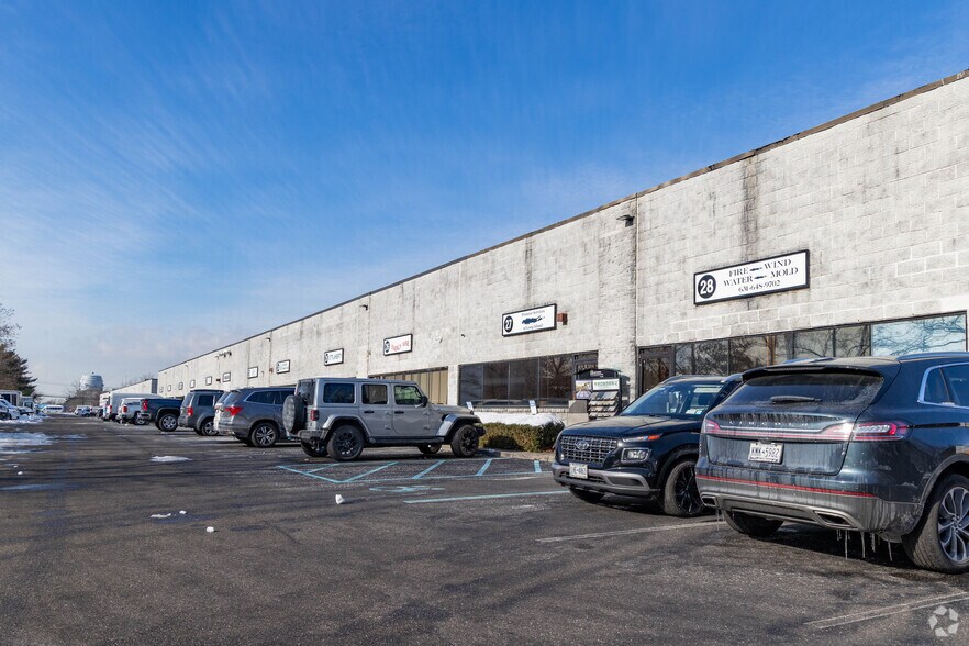 More Photos Of 2231 Fifth Ave, Ronkonkoma Warehouse For Lease