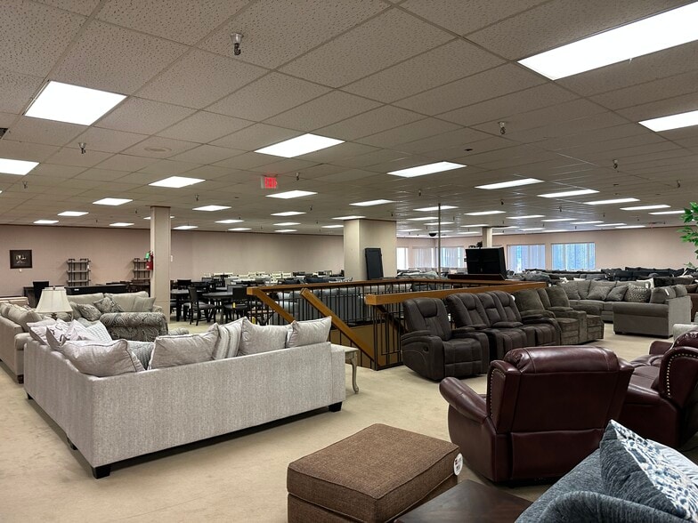 More Photos Of 851 S Sheridan Rd, Tulsa Freestanding For Sale