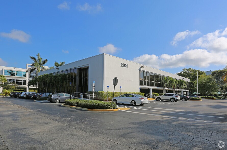 More Photos Of 2201 NW Corporate Blvd, Boca Raton Medical For Lease
