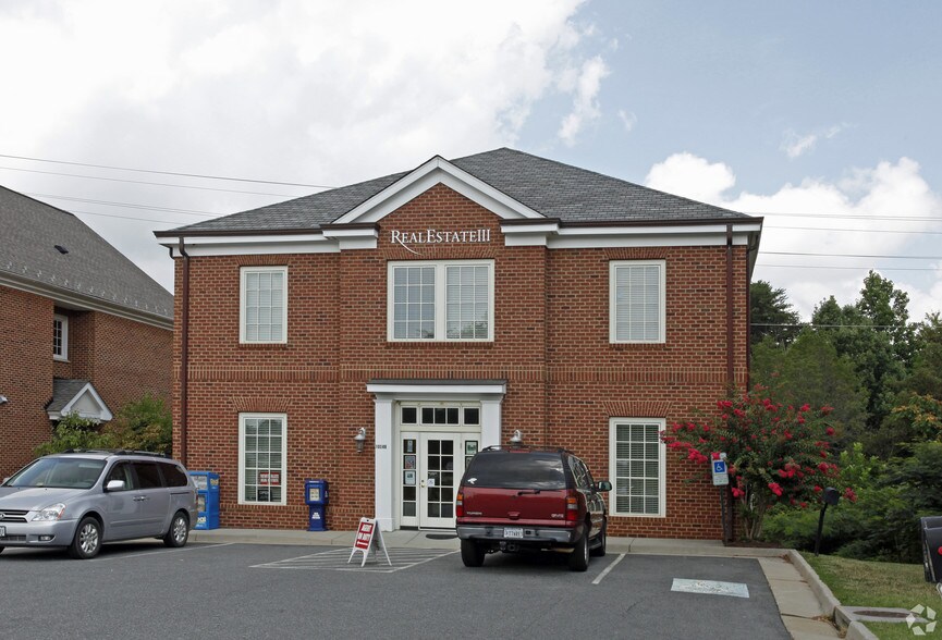 More Photos Of 10046 Three Notch Rd, Troy Office Residential For Lease