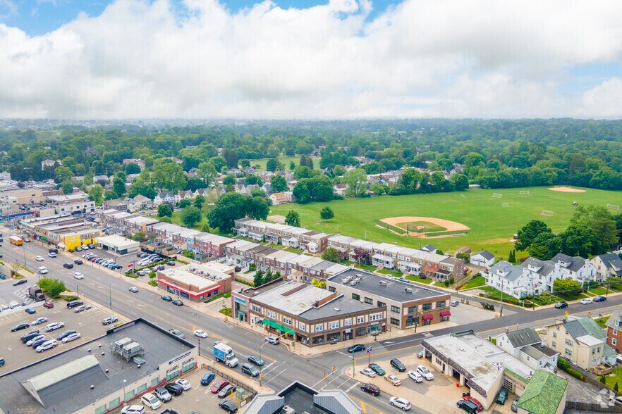 More Photos Of 658 W Lancaster Ave, Bryn Mawr Storefront Retail Residential For Lease