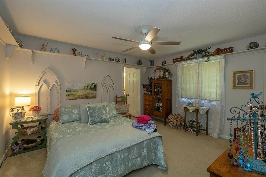 More Photos Of 714 College Dr, Anderson Apartments For Sale