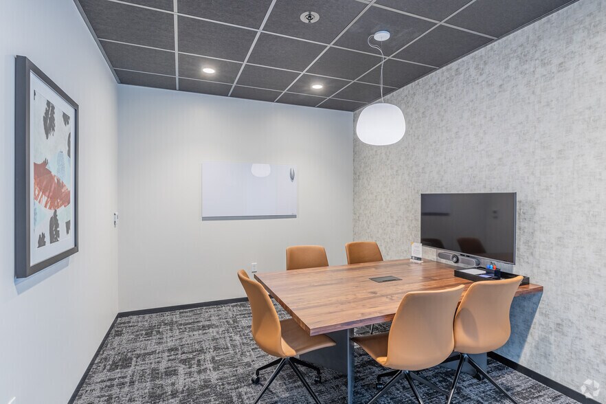 More Photos Of 4727 Executive Dr, San Diego Coworking Space