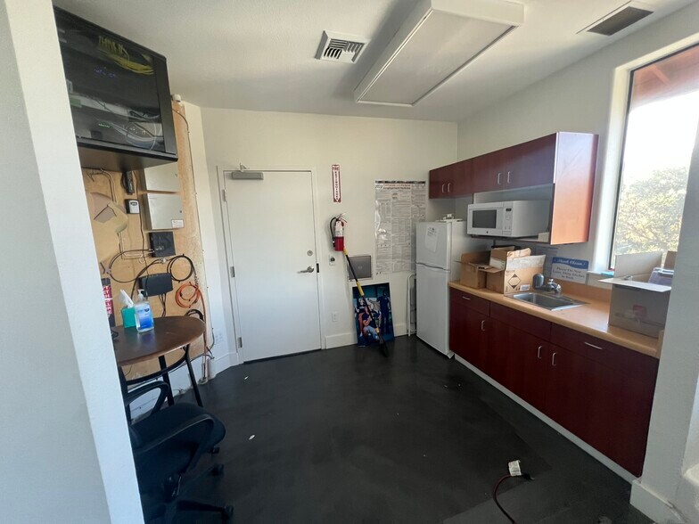 More Photos Of 1031 El Camino Real N, Salinas Auto Repair For Lease