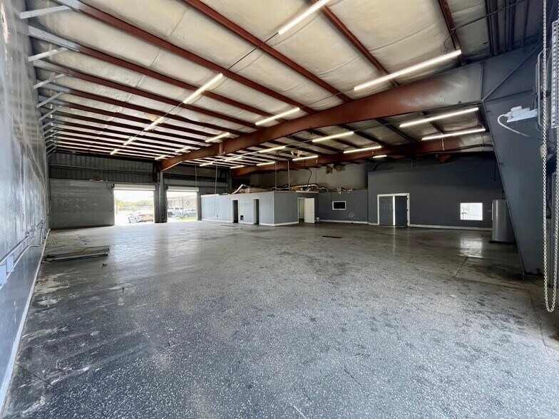 More Photos Of 4101-4119 Bandy Blvd, Fort Pierce Unknown For Lease