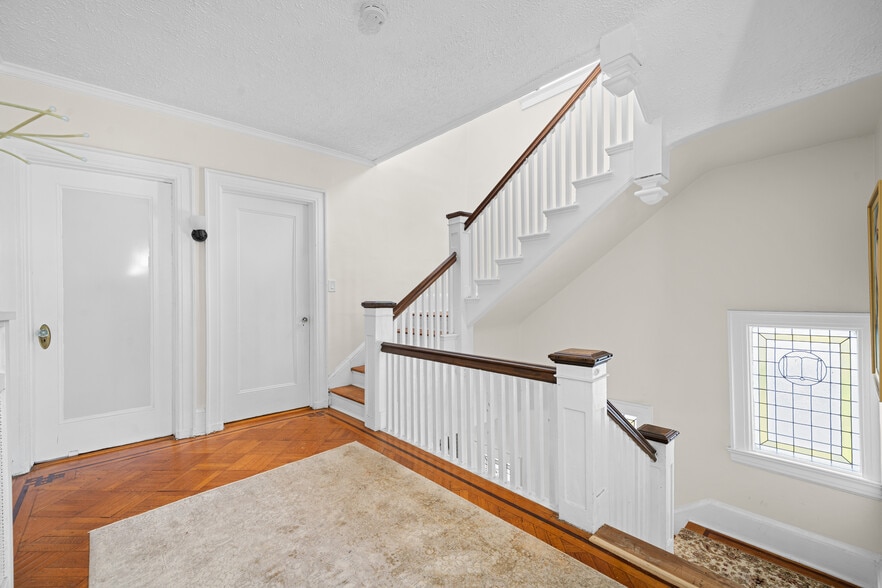 More Photos Of 2746 John F Kennedy Blvd, Jersey City Office For Sale