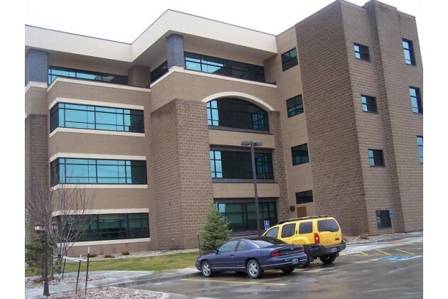 More Photos Of 1575 Dewar Dr, Rock Springs Bank For Lease