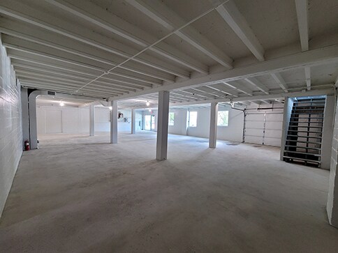 More Photos Of 1911 Rice St, Roseville Warehouse For Lease